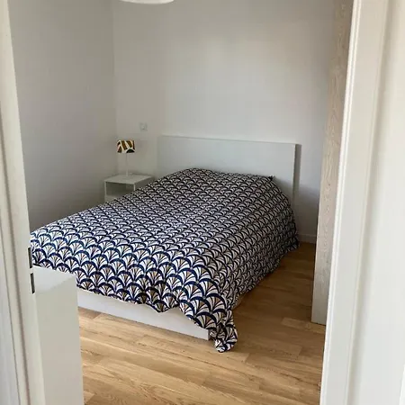 Apartamento Very And Quiet 42 M In With Parking *