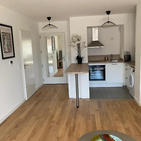 Apartamento Very And Quiet 42 M In With Parking *